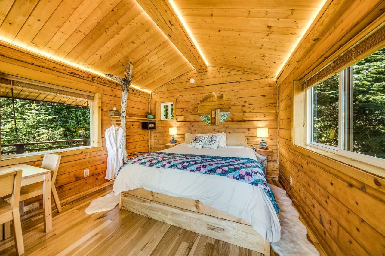Stillpoint Lodge - All-Inclusive Halibut Cove Exteriér fotografie