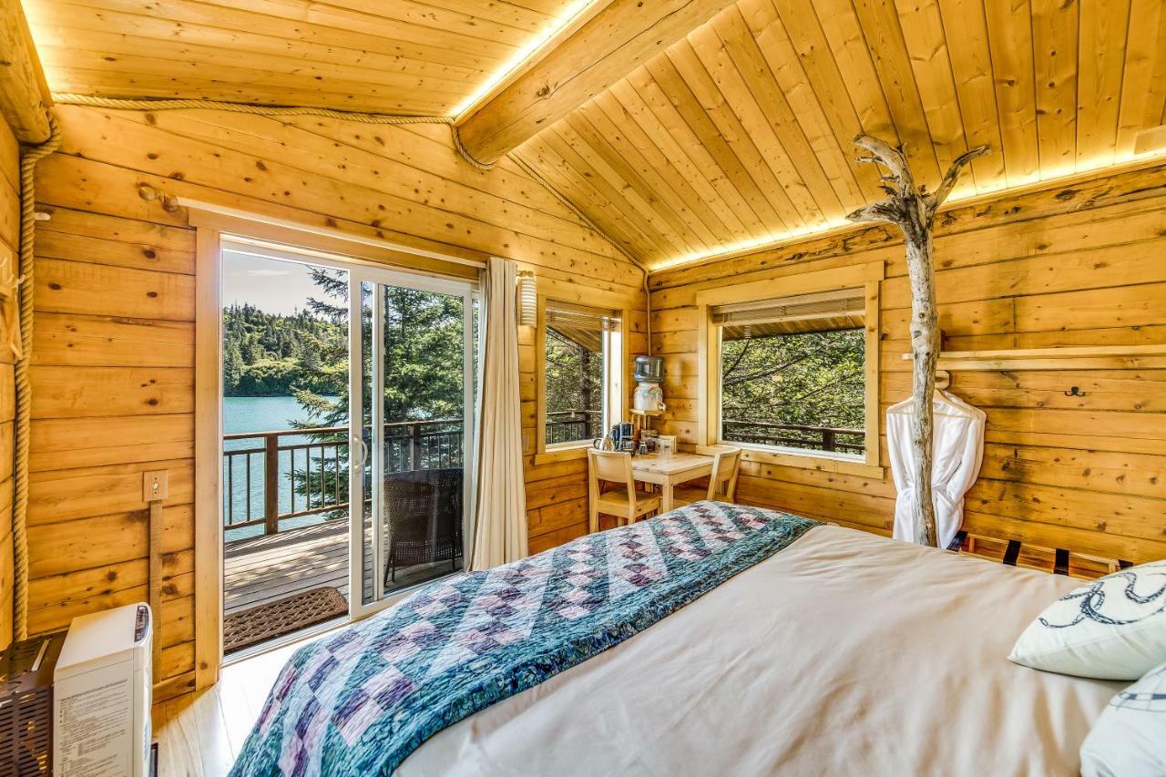 Stillpoint Lodge - All-Inclusive Halibut Cove Exteriér fotografie