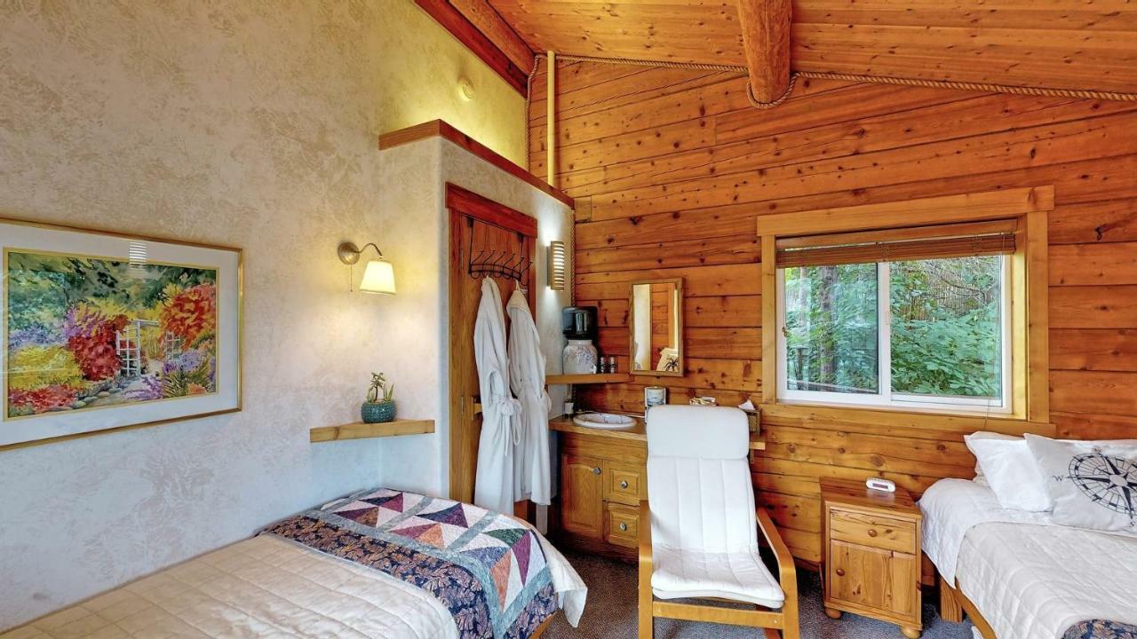Stillpoint Lodge - All-Inclusive Halibut Cove Exteriér fotografie