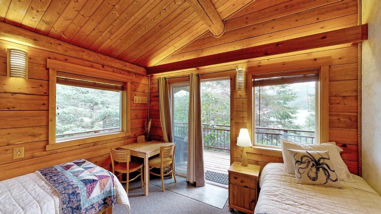 Stillpoint Lodge - All-Inclusive Halibut Cove Exteriér fotografie