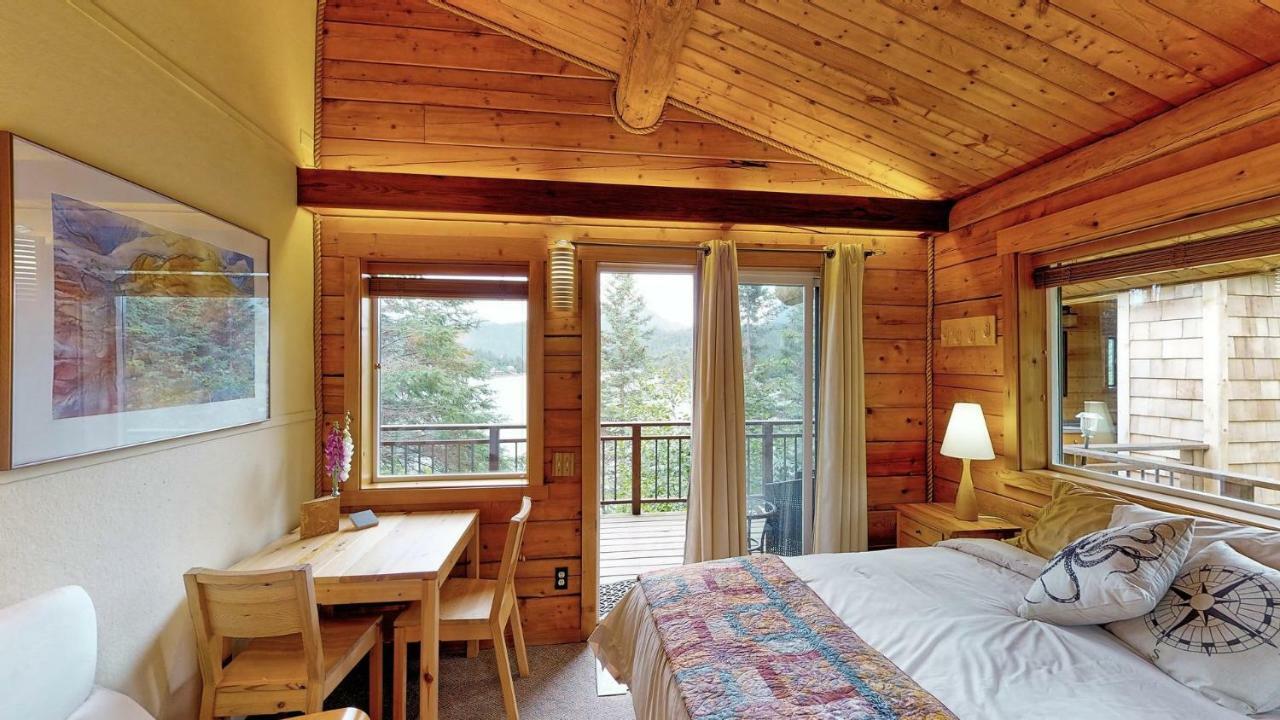 Stillpoint Lodge - All-Inclusive Halibut Cove Exteriér fotografie