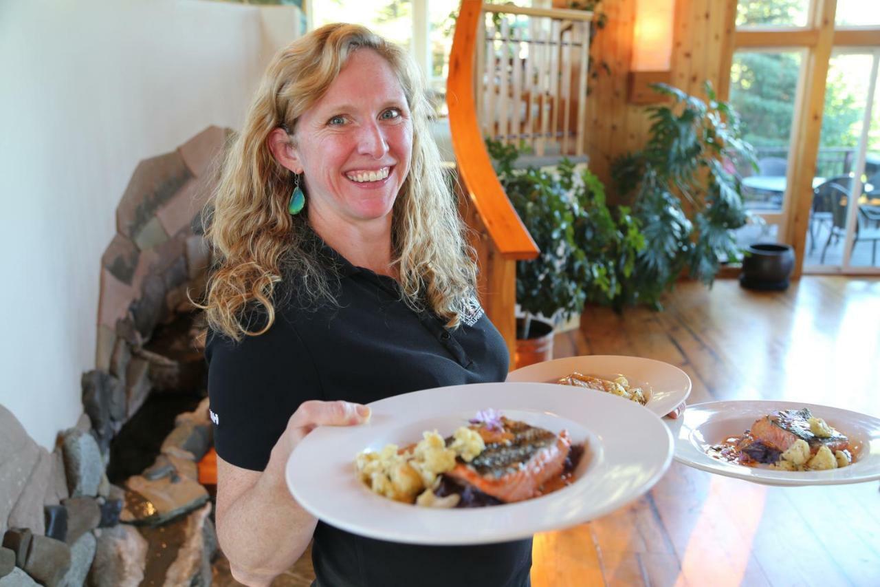 Stillpoint Lodge - All-Inclusive Halibut Cove Exteriér fotografie
