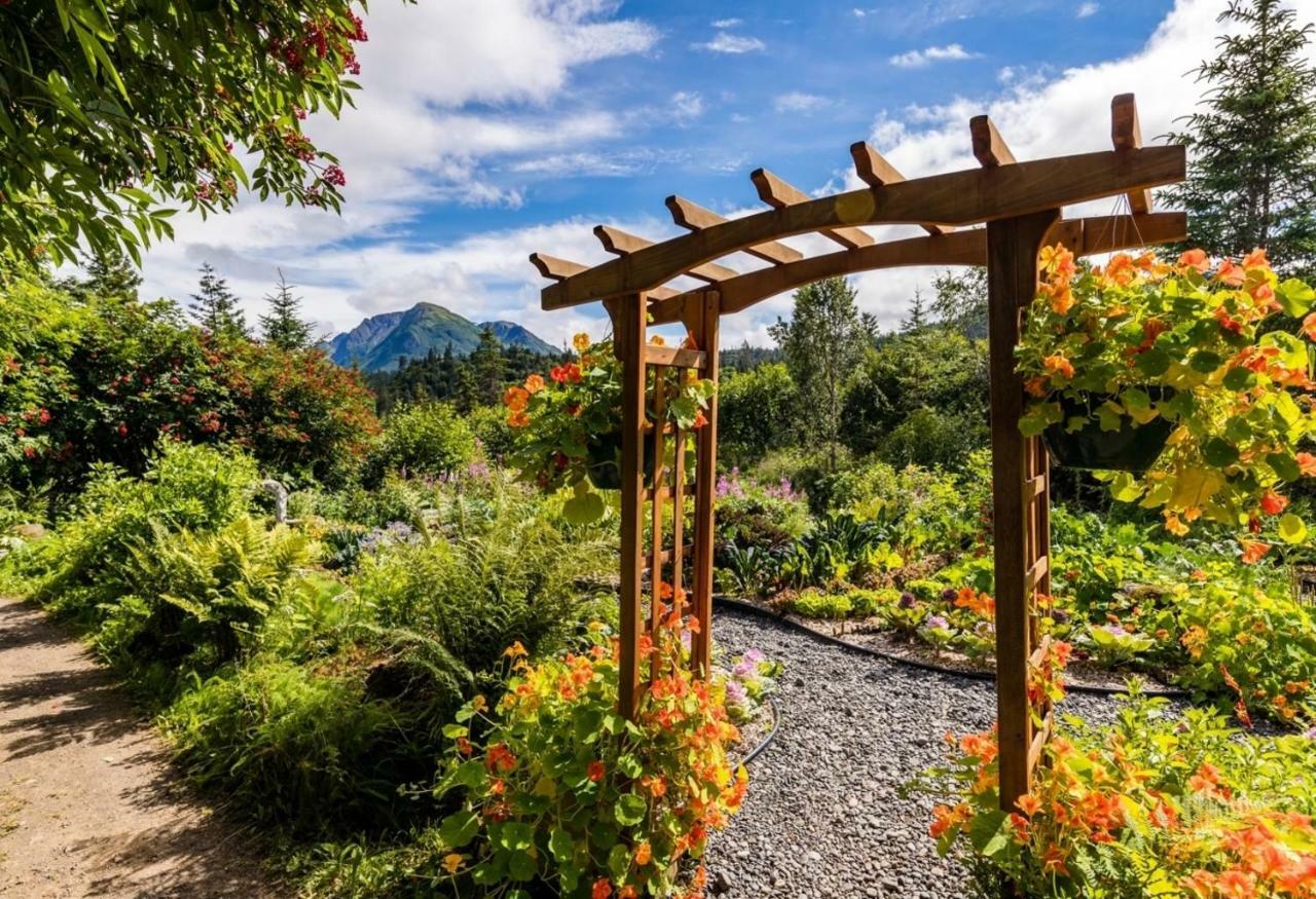 Stillpoint Lodge - All-Inclusive Halibut Cove Exteriér fotografie